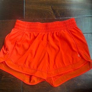 Athleta Mesh Racer Run Short 4in - small      great condition poppy red/orange